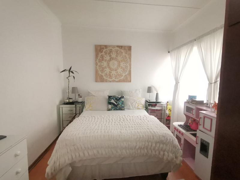 7 Bedroom Property for Sale in Goodwood Estate Western Cape